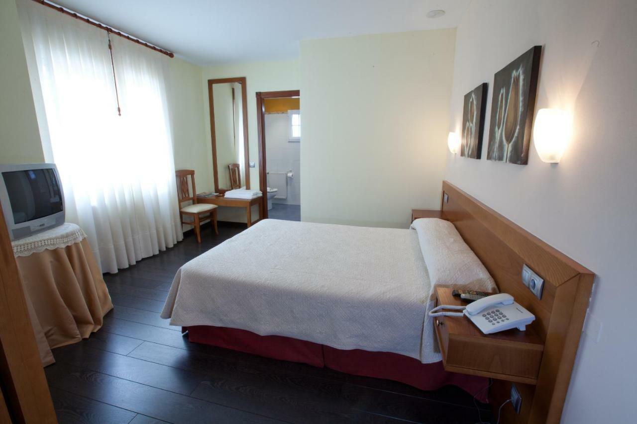 Hotel Terranova Oza de los Ríos Kültér fotó